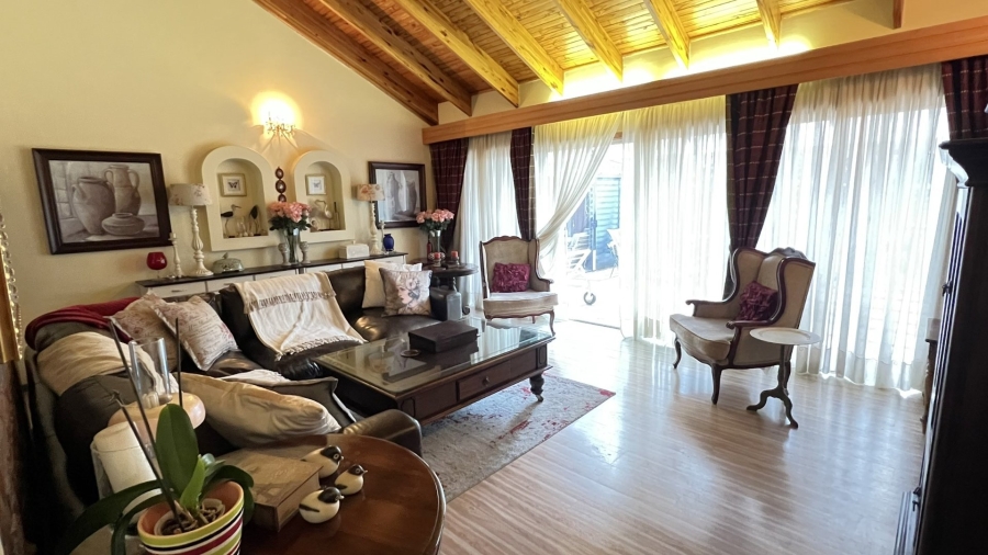 5 Bedroom Property for Sale in Fichardt Park Free State
